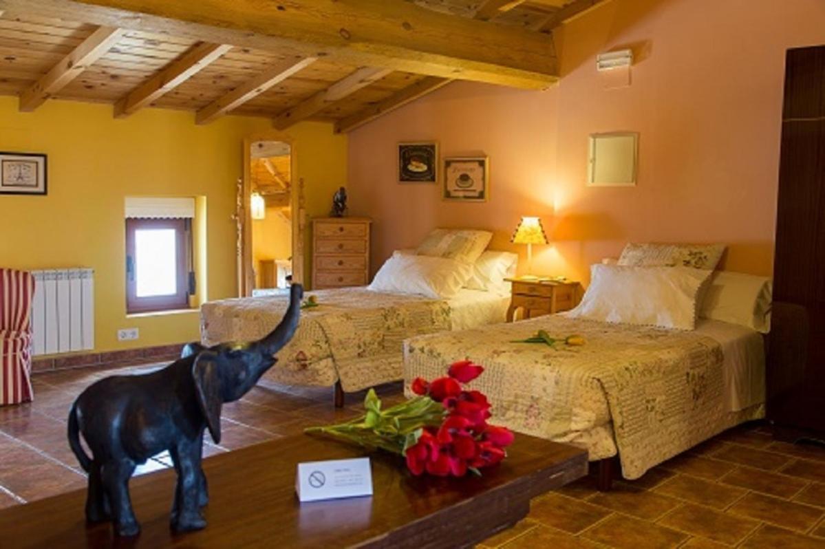 Beautiful Alamedas - Una Casa Rural Con Una Historia Unica Castronuno Exterior foto