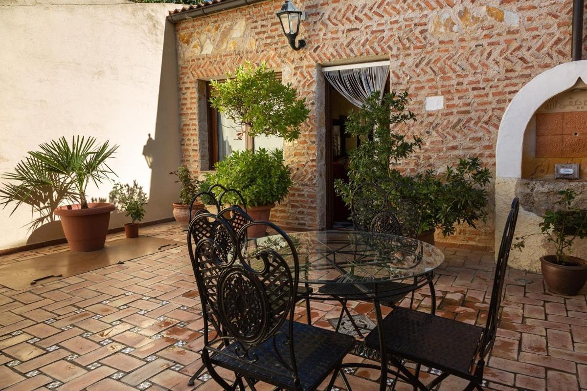Beautiful Alamedas - Una Casa Rural Con Una Historia Unica Castronuno Exterior foto